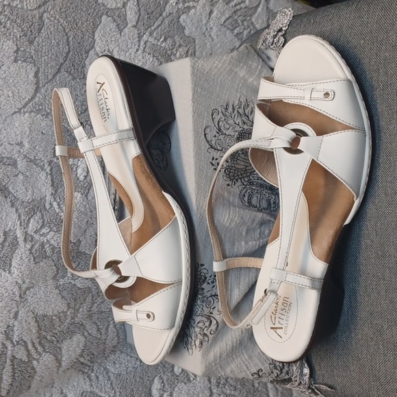 CLONKS ARTISAN COLLECTION SIZE. 11XW. White Women's Sandals by - Picture 2 of 6